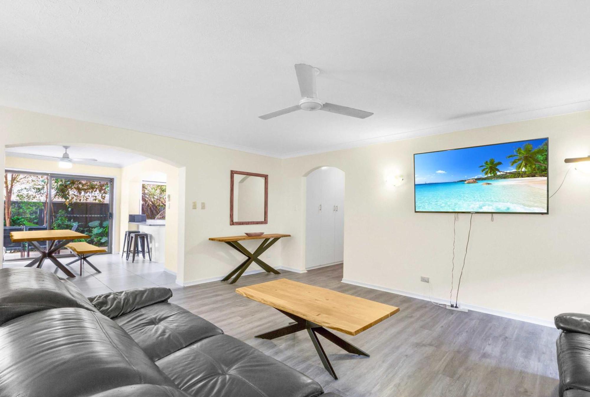 1 And 2 Apartment *