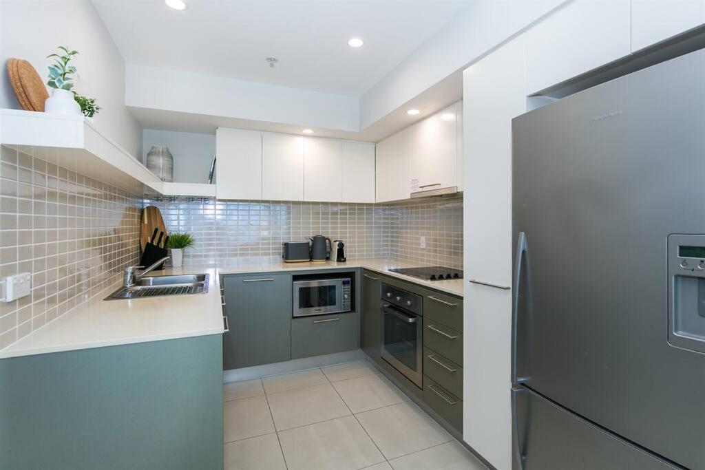 Apartment Bliss By The Ocean Beautiful Views, Walk To Beach! *