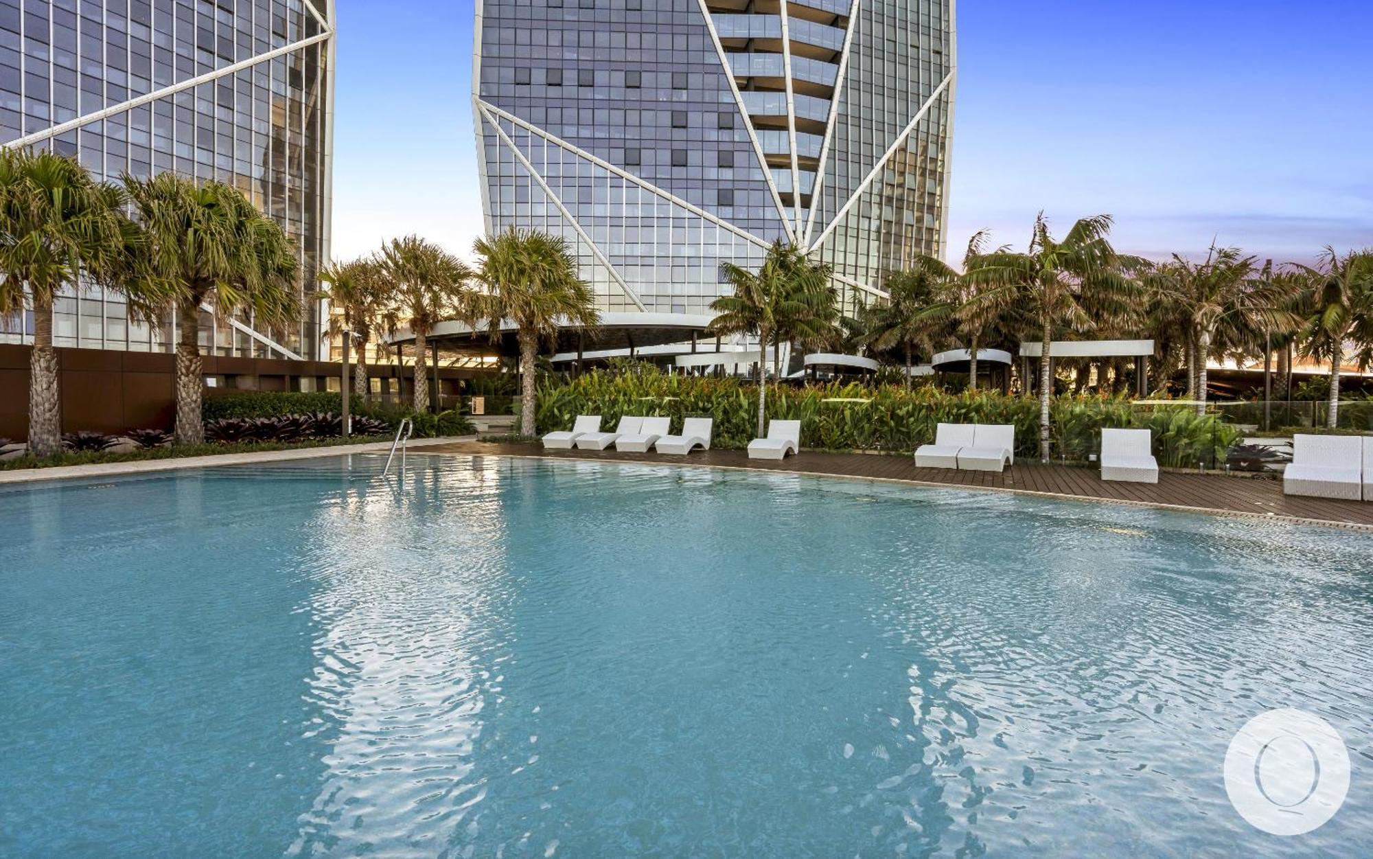 Luxury Units At The Jewel Residences - Q *