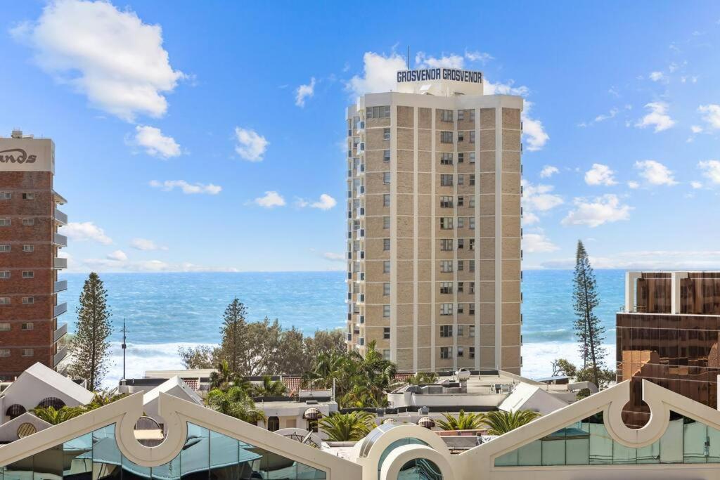 Chevron Renaissance 2 Bedroom Unit, Great Views Apartment *