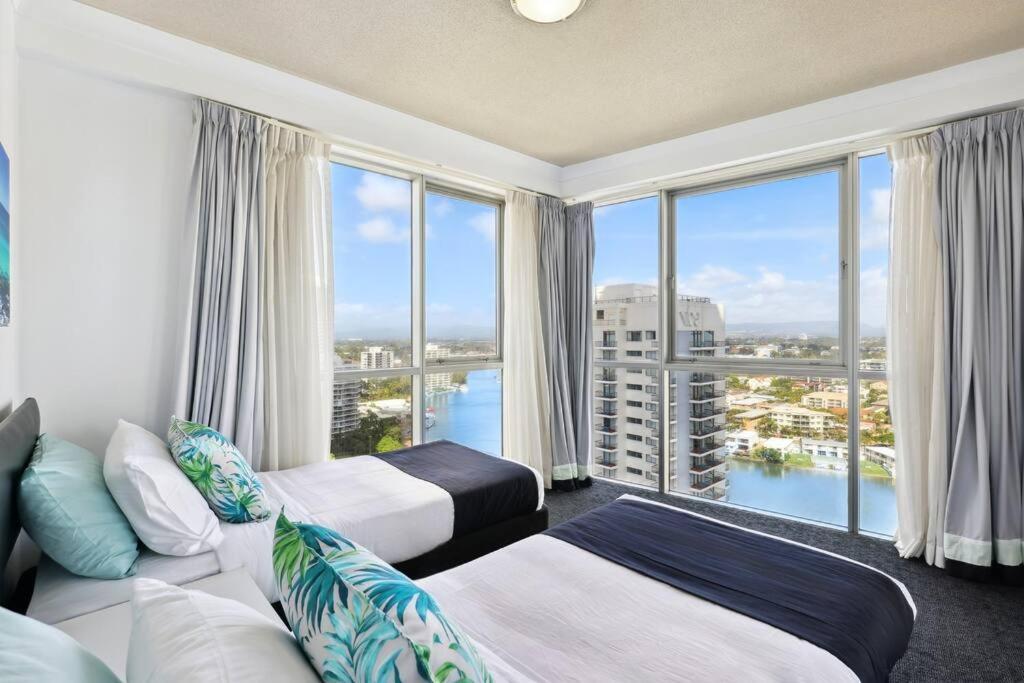 Chevron Renaissance 2 Bedroom Unit, Great Views Apartment *