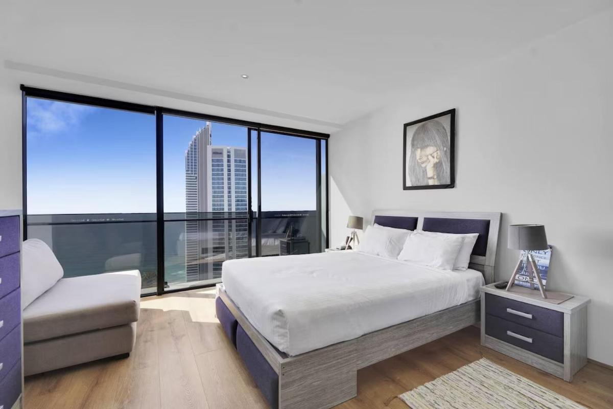 Level 47 Sky High 2br Ocean View Apartment Gold Coast
