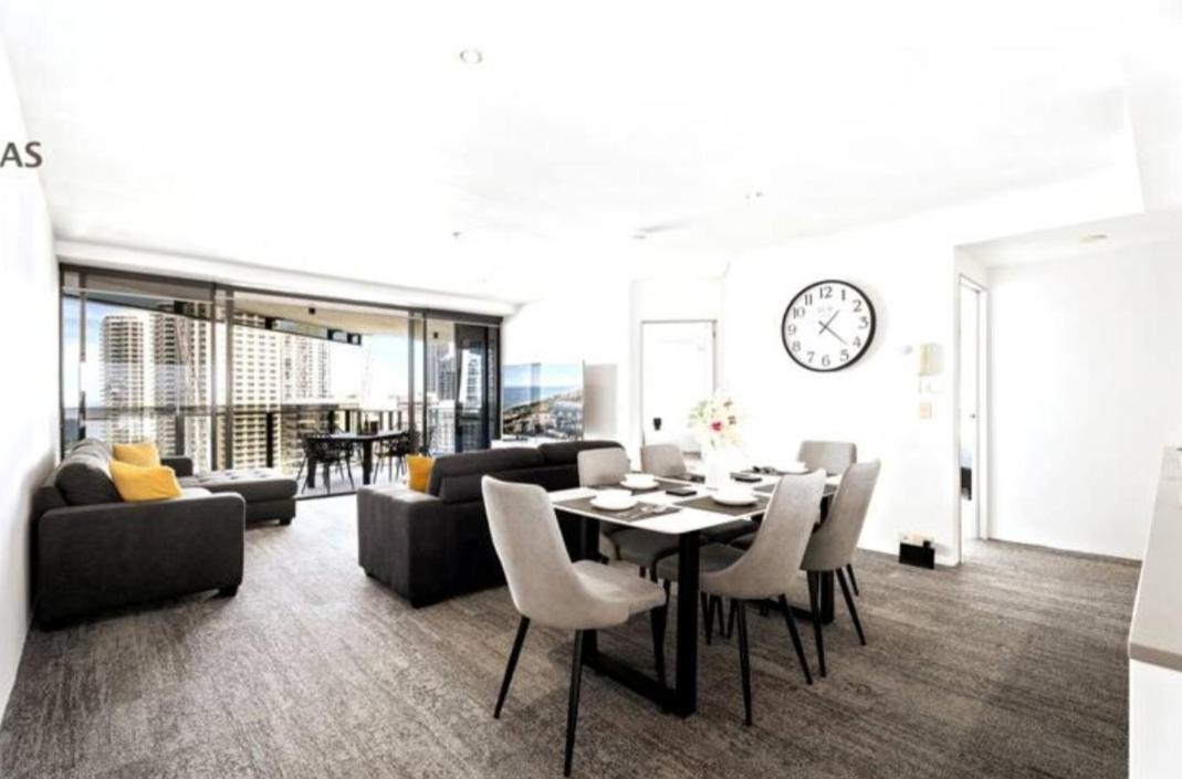Circle On Cavill 3 Bedroom 2 Bathroom Ocean And River View * Gold Coast