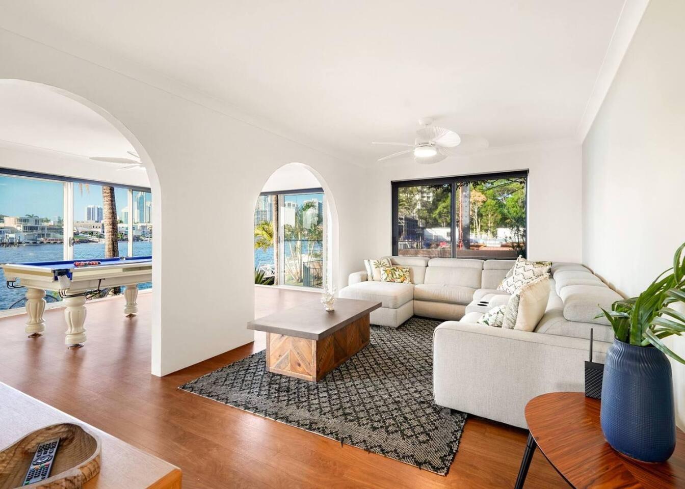 'sunset Stunner' Palm Springs-inspired River Oasis Apartment *