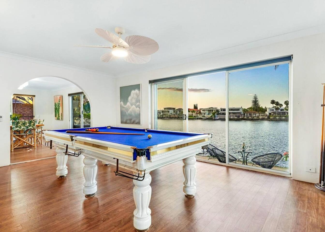 'sunset Stunner' Palm Springs-inspired River Oasis * Gold Coast