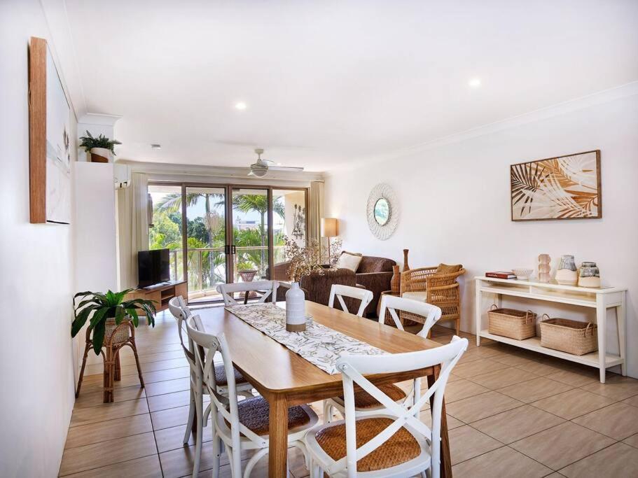 Maimi Renovated 2-bedroom Gold Coast