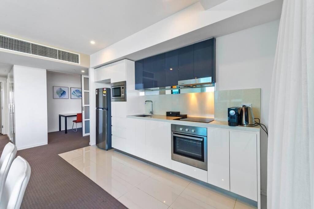 Oceanside Sky Dream Hilton 2.5bdr With 180° Views Apartment Gold Coast
