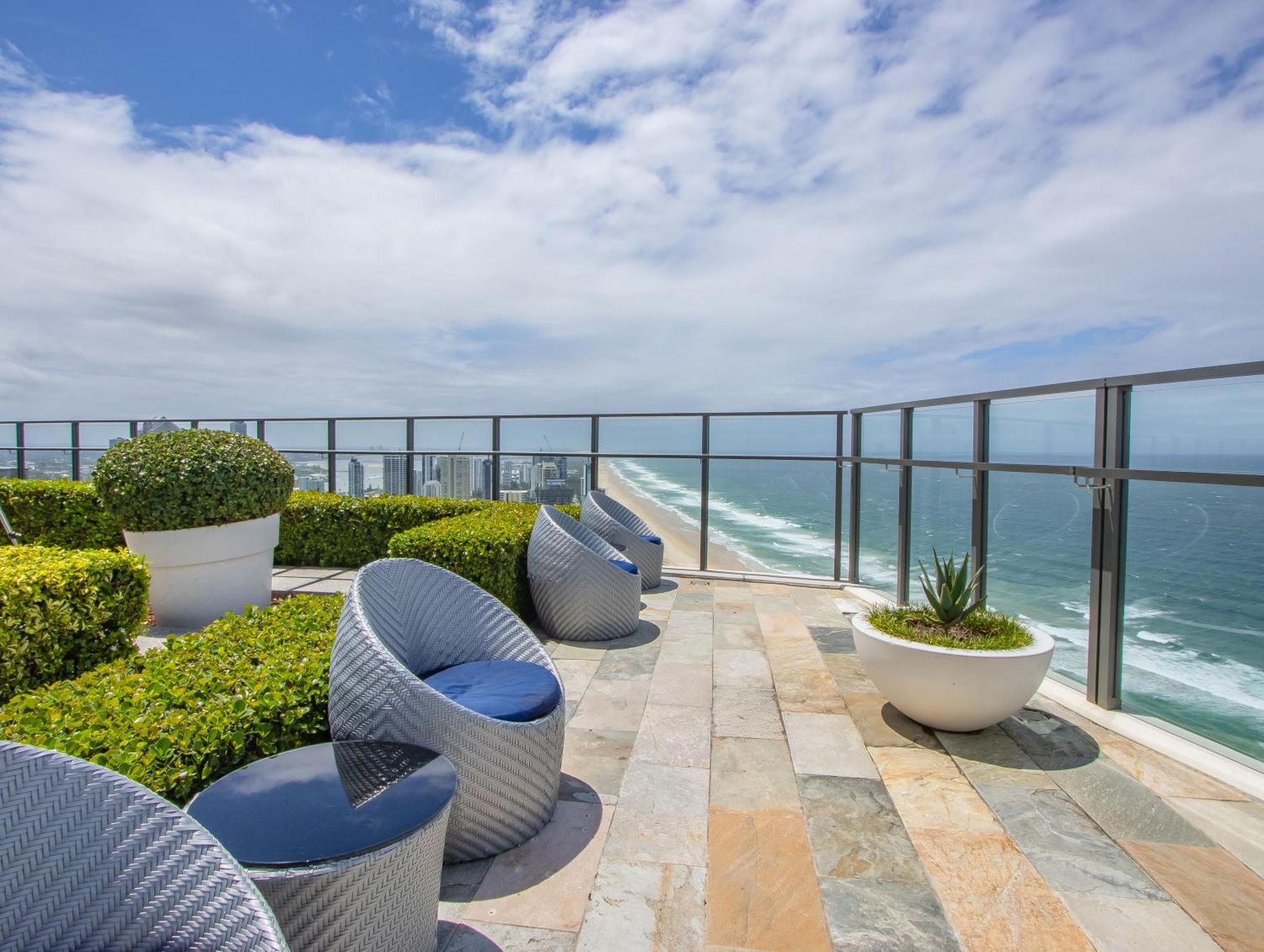 Apartment Premium Oceanfront Unit At Rhapsody Surfers Paradise