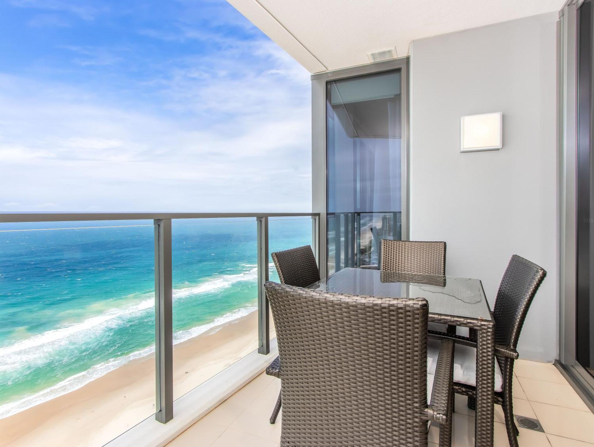 Apartment Premium Oceanfront Unit At Rhapsody Surfers Paradise *