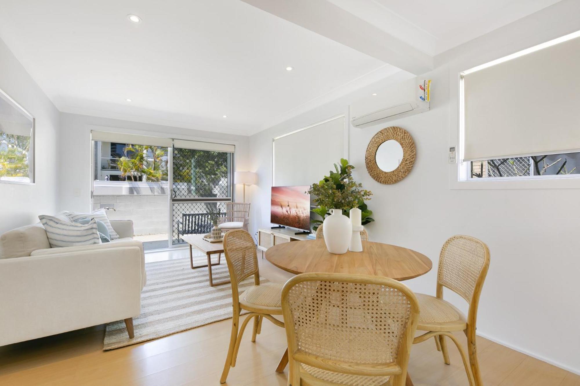 Ground Floor 2-bed Mermaid Pad With Parking * Gold Coast