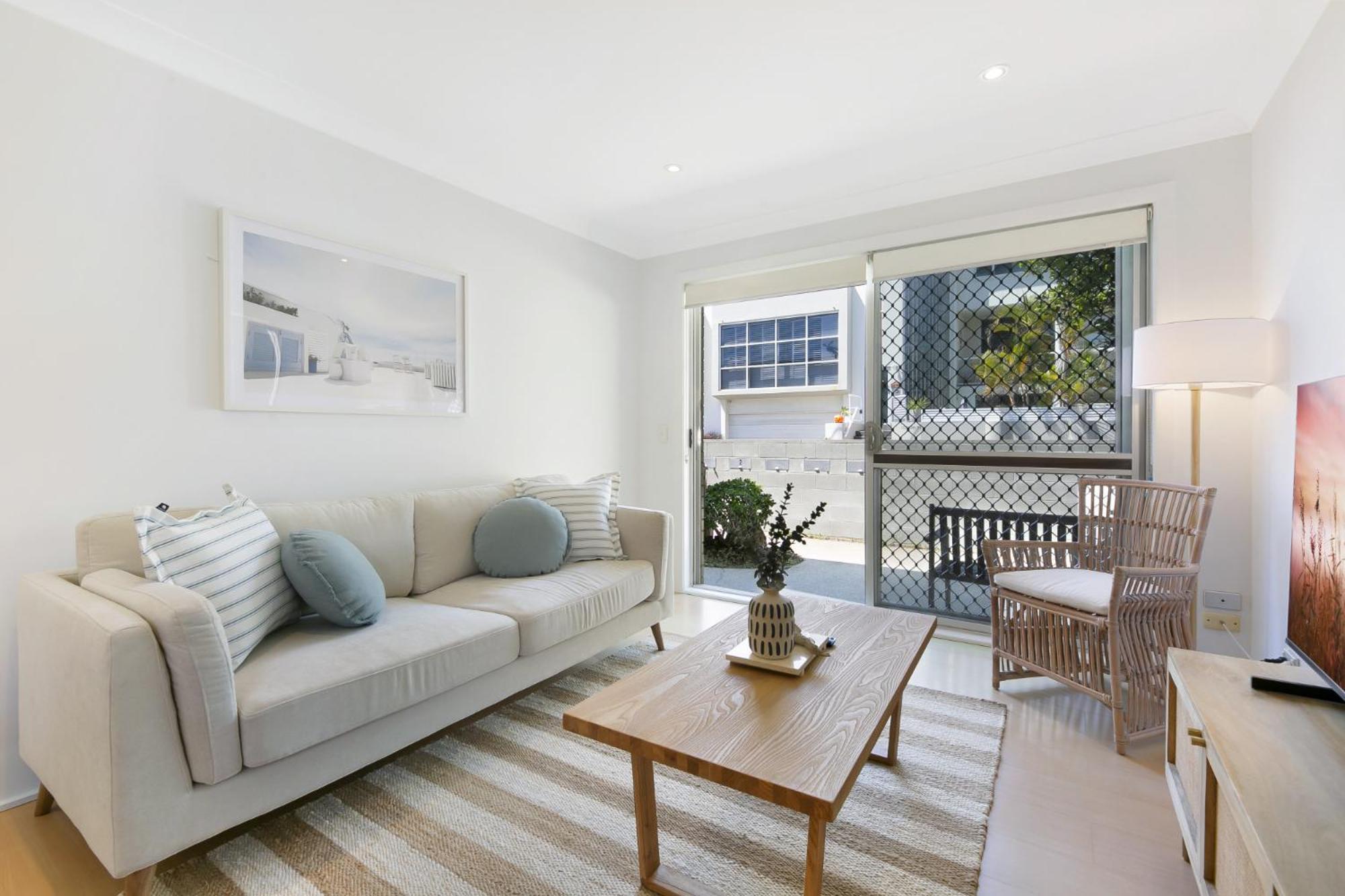Ground Floor 2-bed Mermaid Pad With Parking Gold Coast