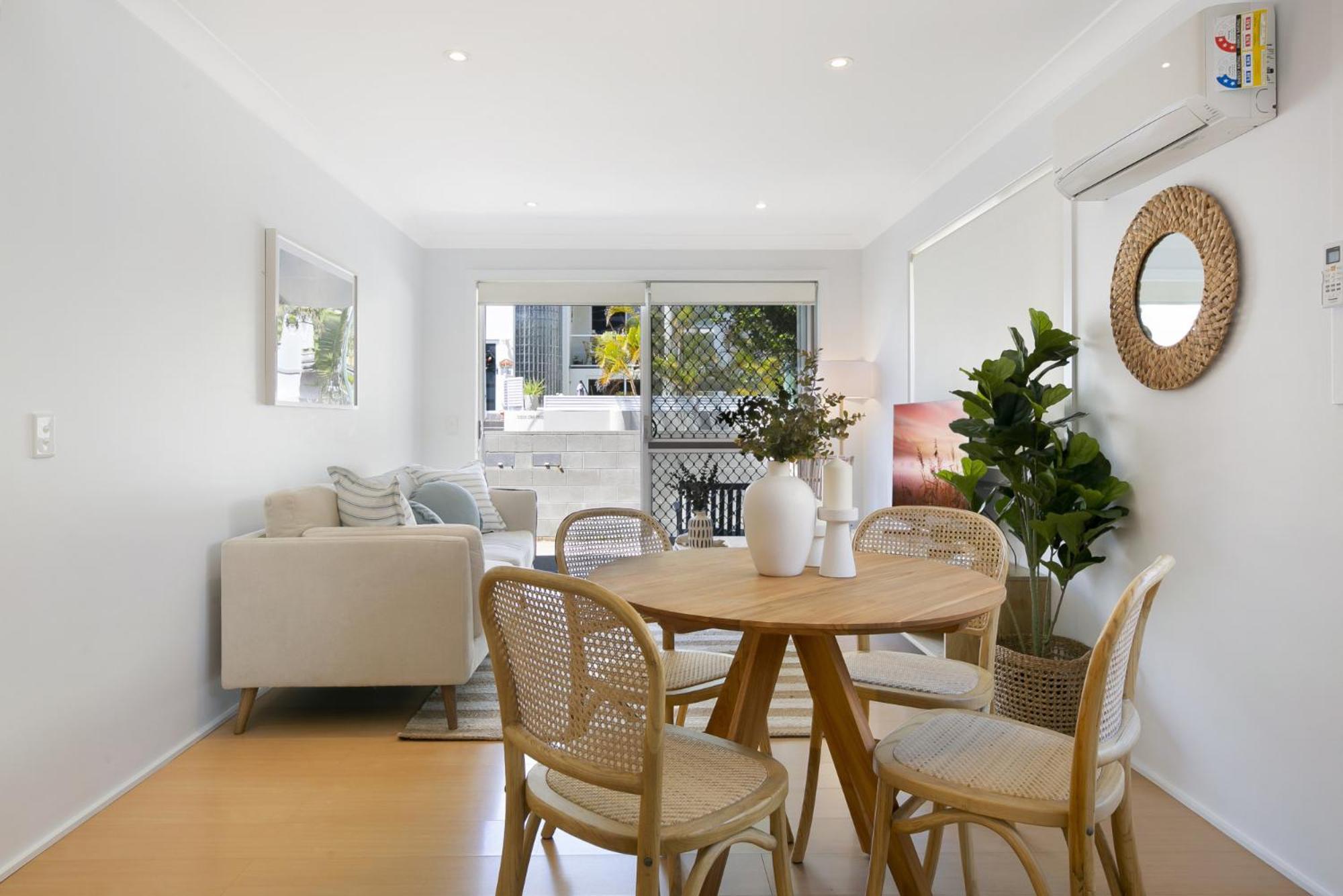 Ground Floor 2-bed Mermaid Pad With Parking Gold Coast