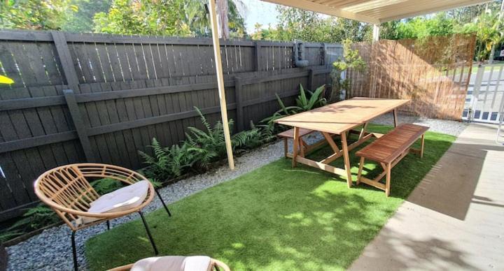 Guest house Entire Guest - Is 1 And Half Km - Pets Welcome Gold Coast