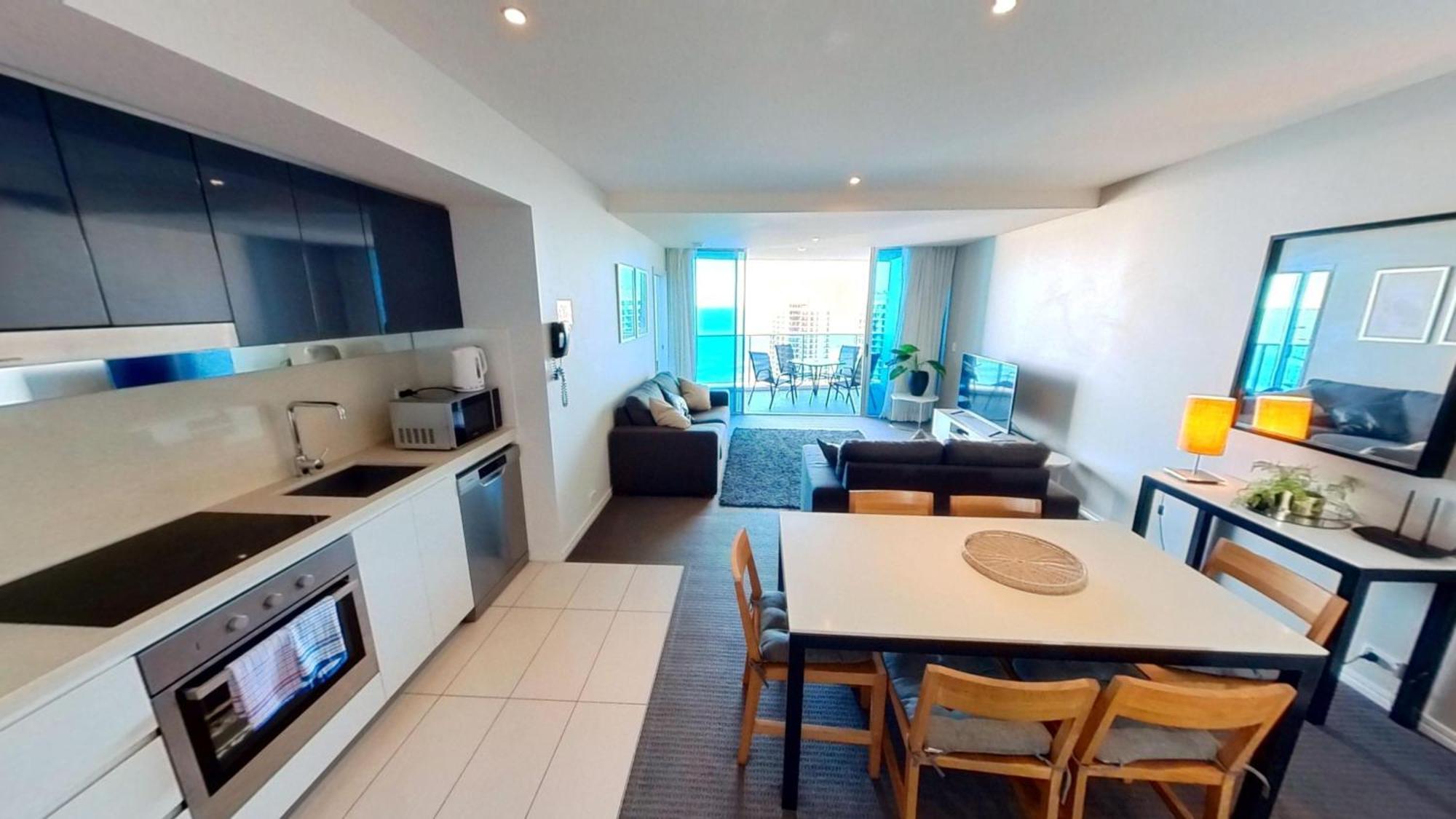 Apartment Hilton 2 Bed 2 Bath With Car Park 12704 *