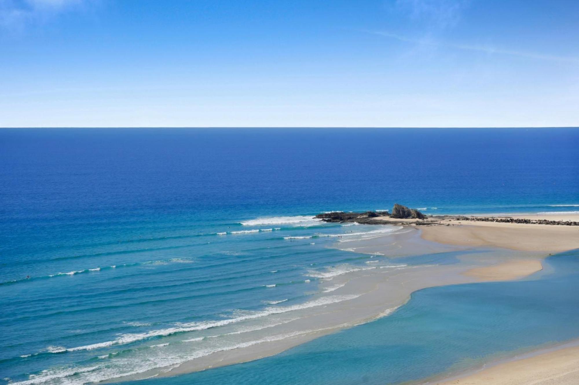 2-bedroom With Impeccable Ocean Views Gold Coast