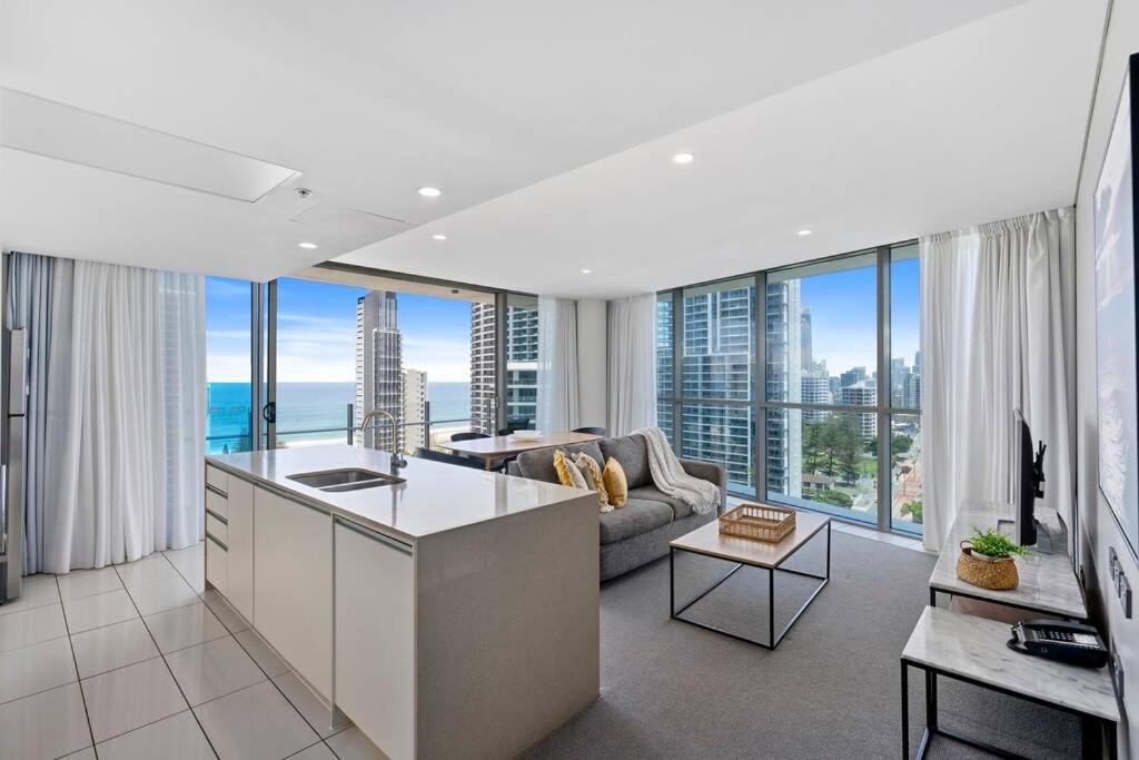 Spectacular Views From Wyndham Apartment Gold Coast