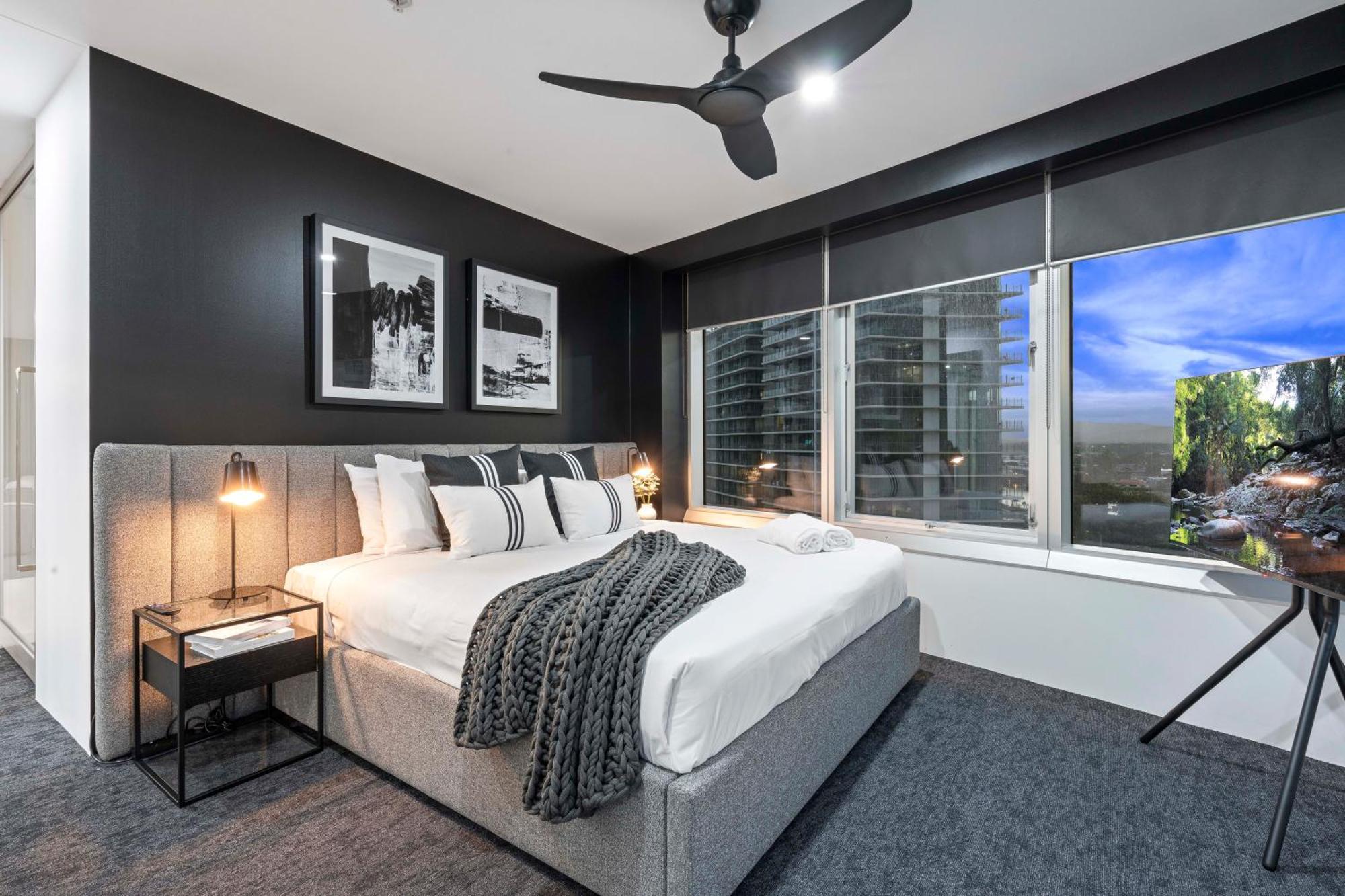 Q Tower In Surfers Paradise - From Level 3 - Self Contained & Privately Managed - Wow Apartment Gold Coast