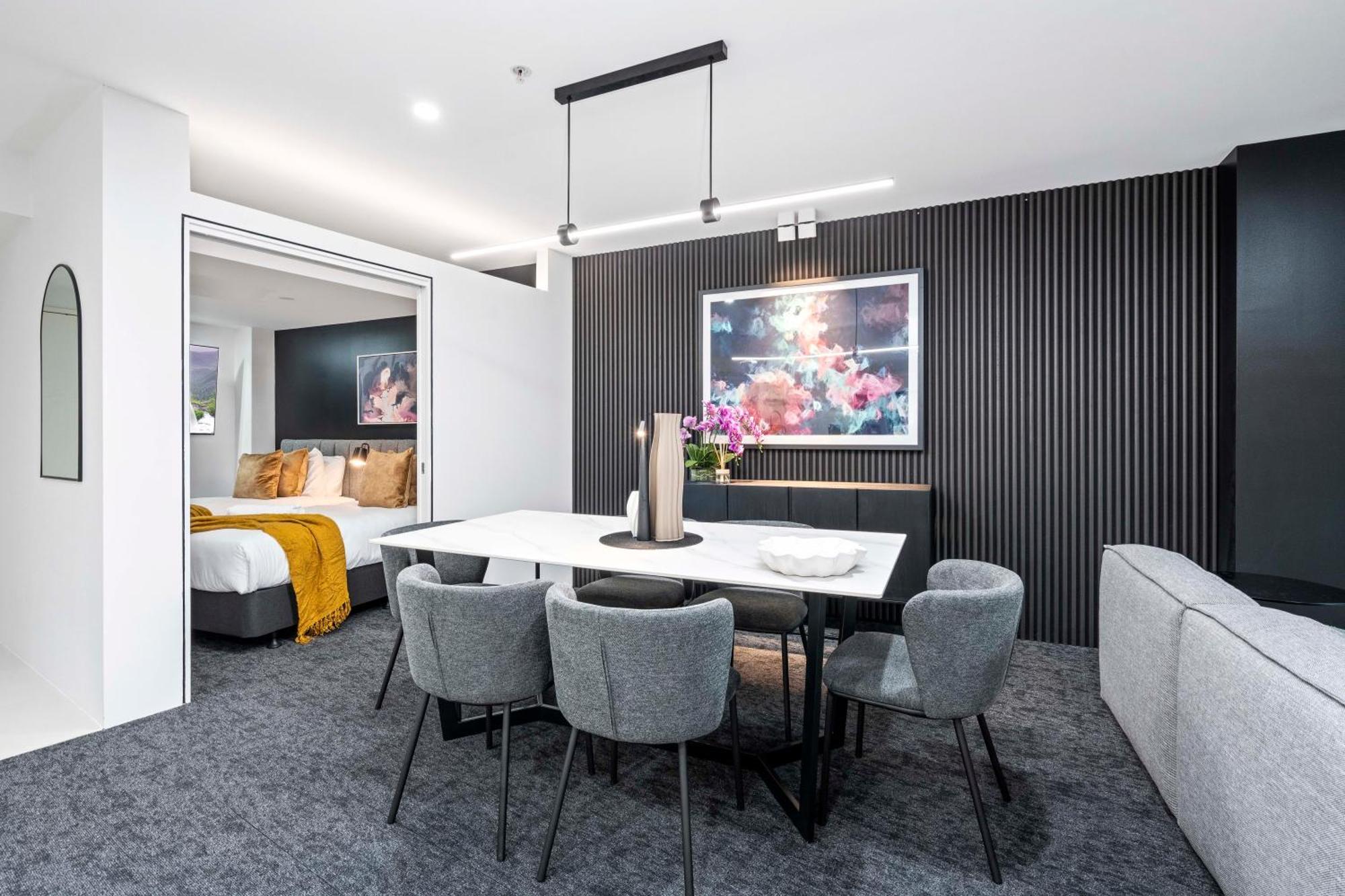 Q Tower In Surfers Paradise - From Level 3 - Self Contained & Privately Managed - Wow Apartment Gold Coast