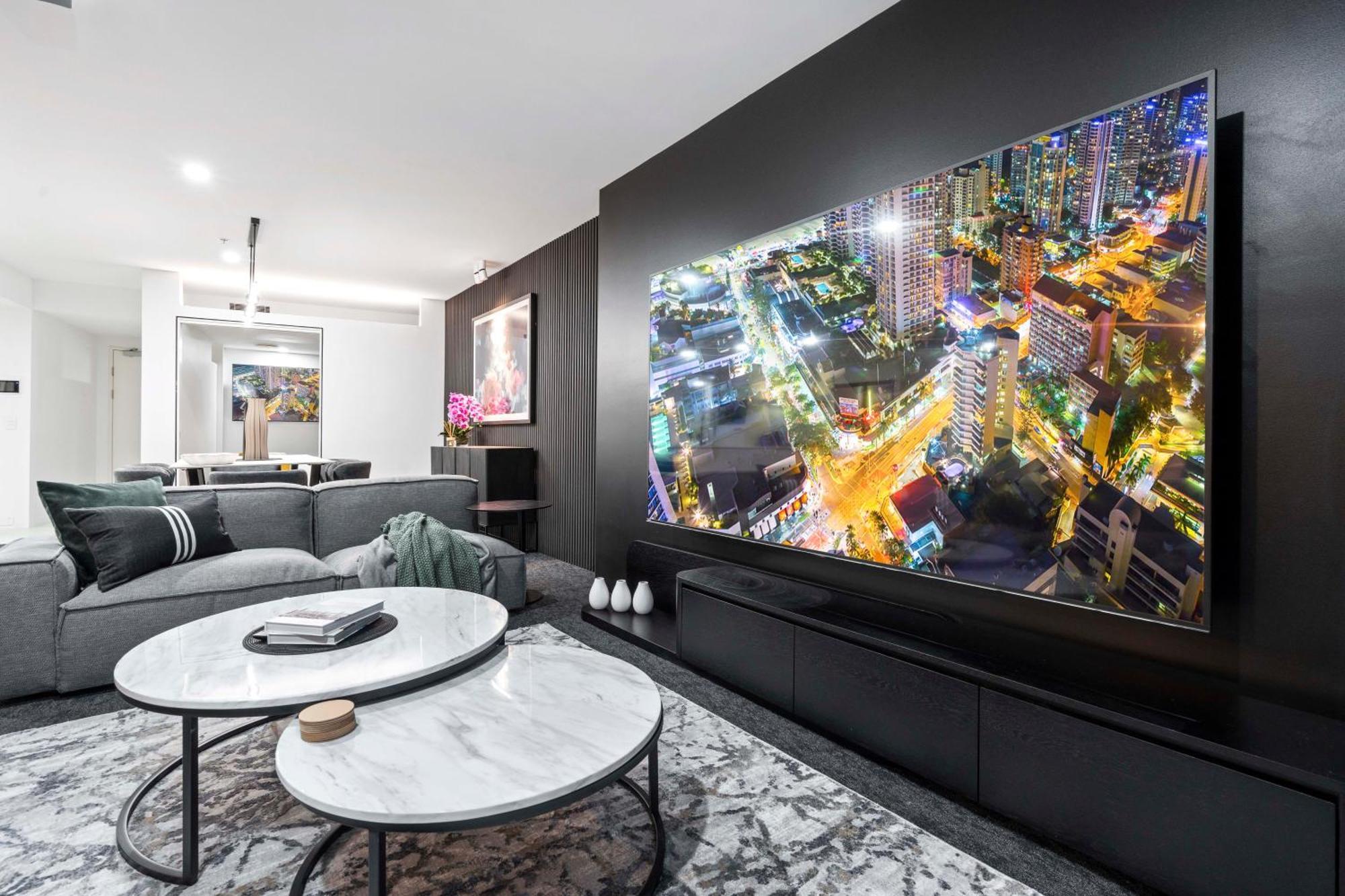 Q Tower In Surfers Paradise - From Level 3 - Self Contained & Privately Managed - Wow Apartment