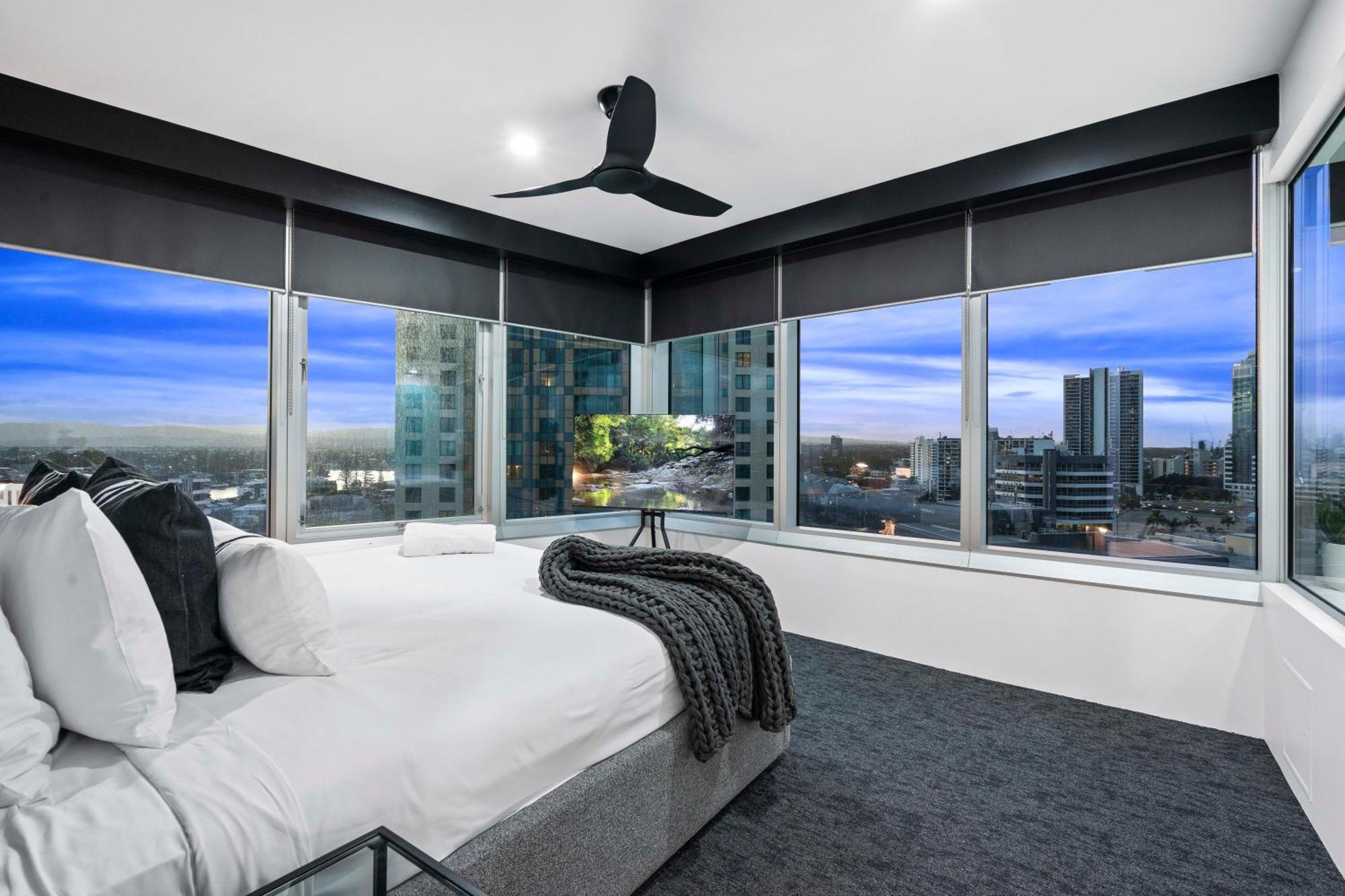 Apartment Q Tower In Surfers Paradise - From Level 3 - Self Contained & Privately Managed - Wow *