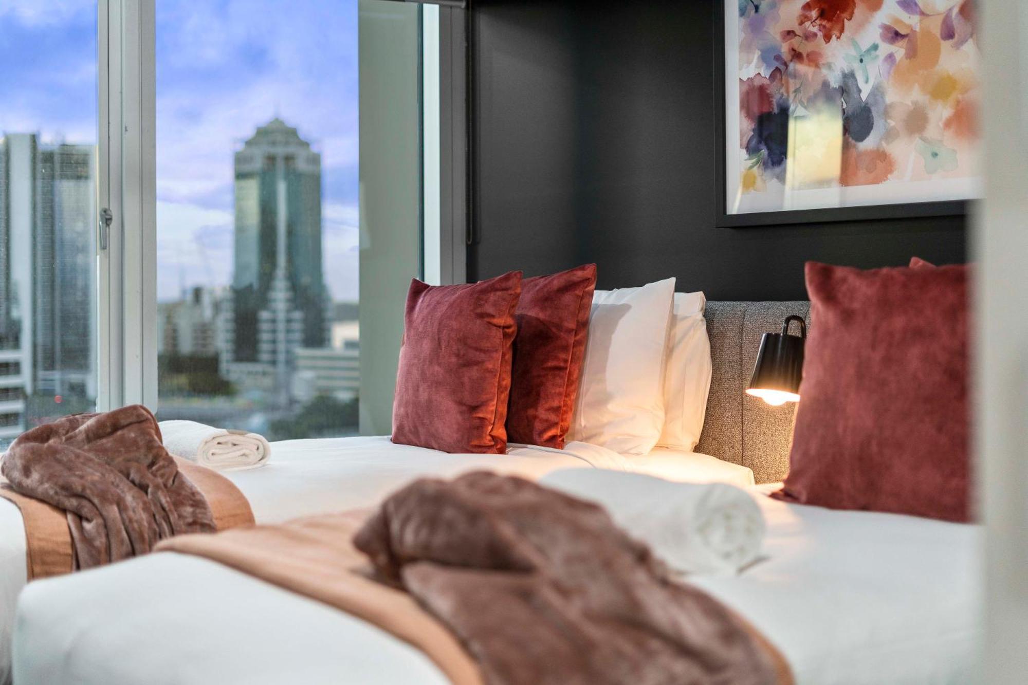Q Tower In Surfers Paradise - From Level 3 - Self Contained & Privately Managed - Wow Apartment *