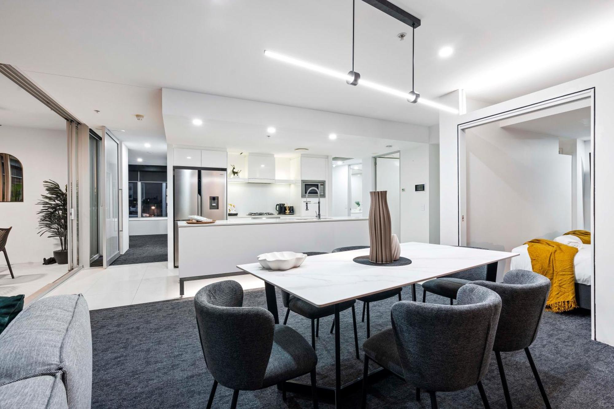 Q Tower In Surfers Paradise - From Level 3 - Self Contained & Privately Managed - Wow Apartment Gold Coast