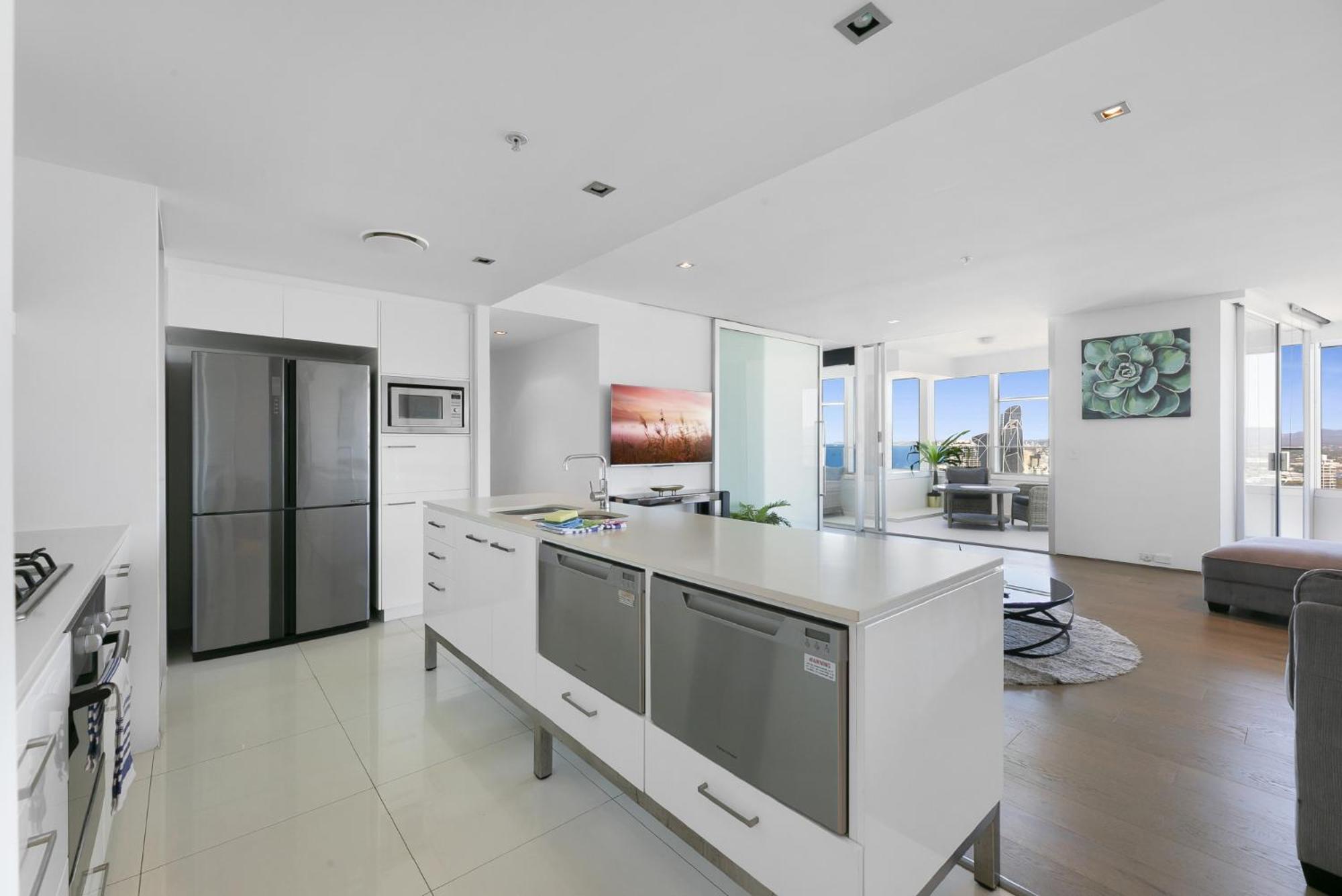 Apartment Luxury 3-bed With Pool, Gym & Breathtaking Views