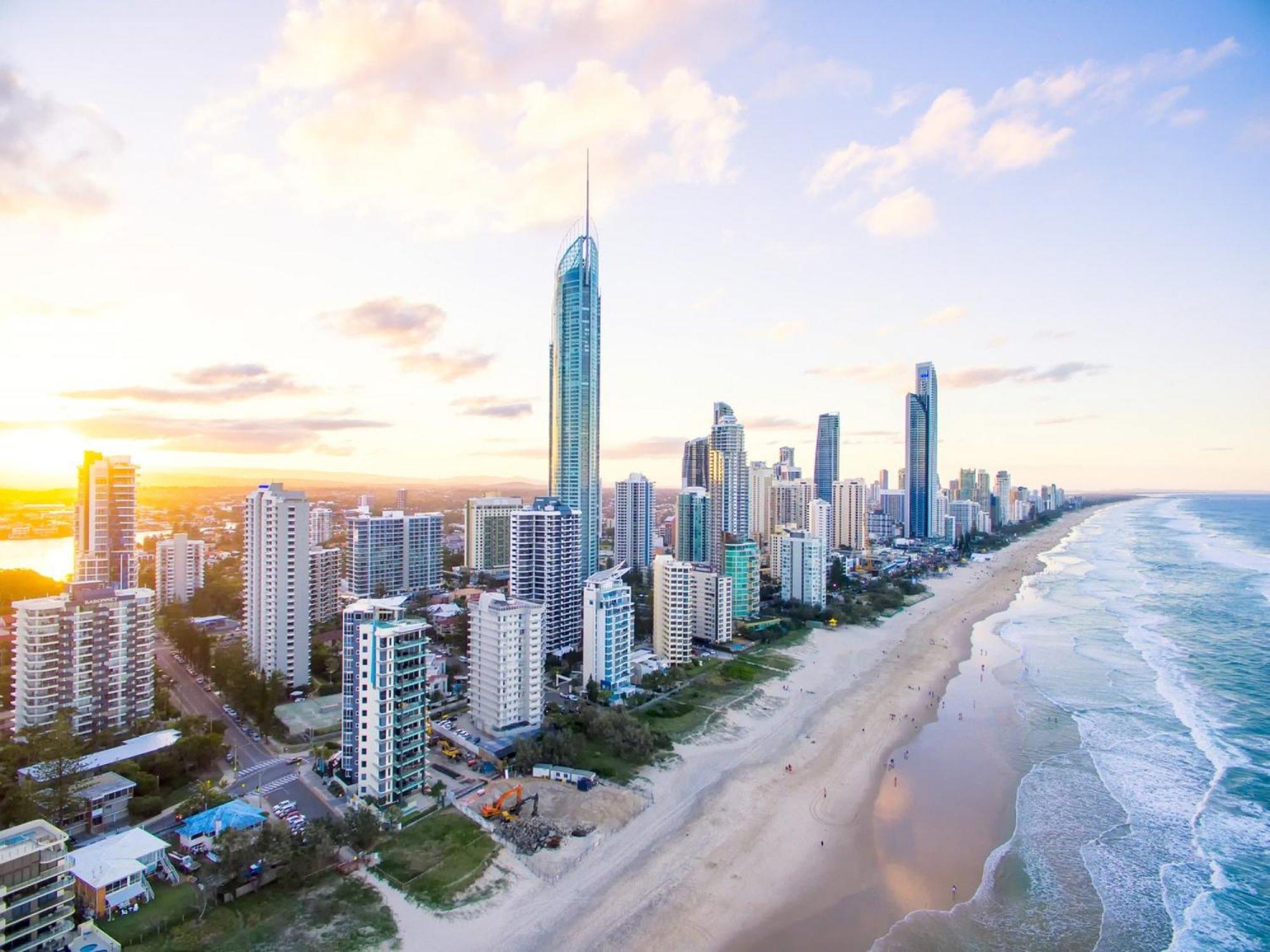 Luxury 3-bed With Pool, Gym & Breathtaking Views * Gold Coast