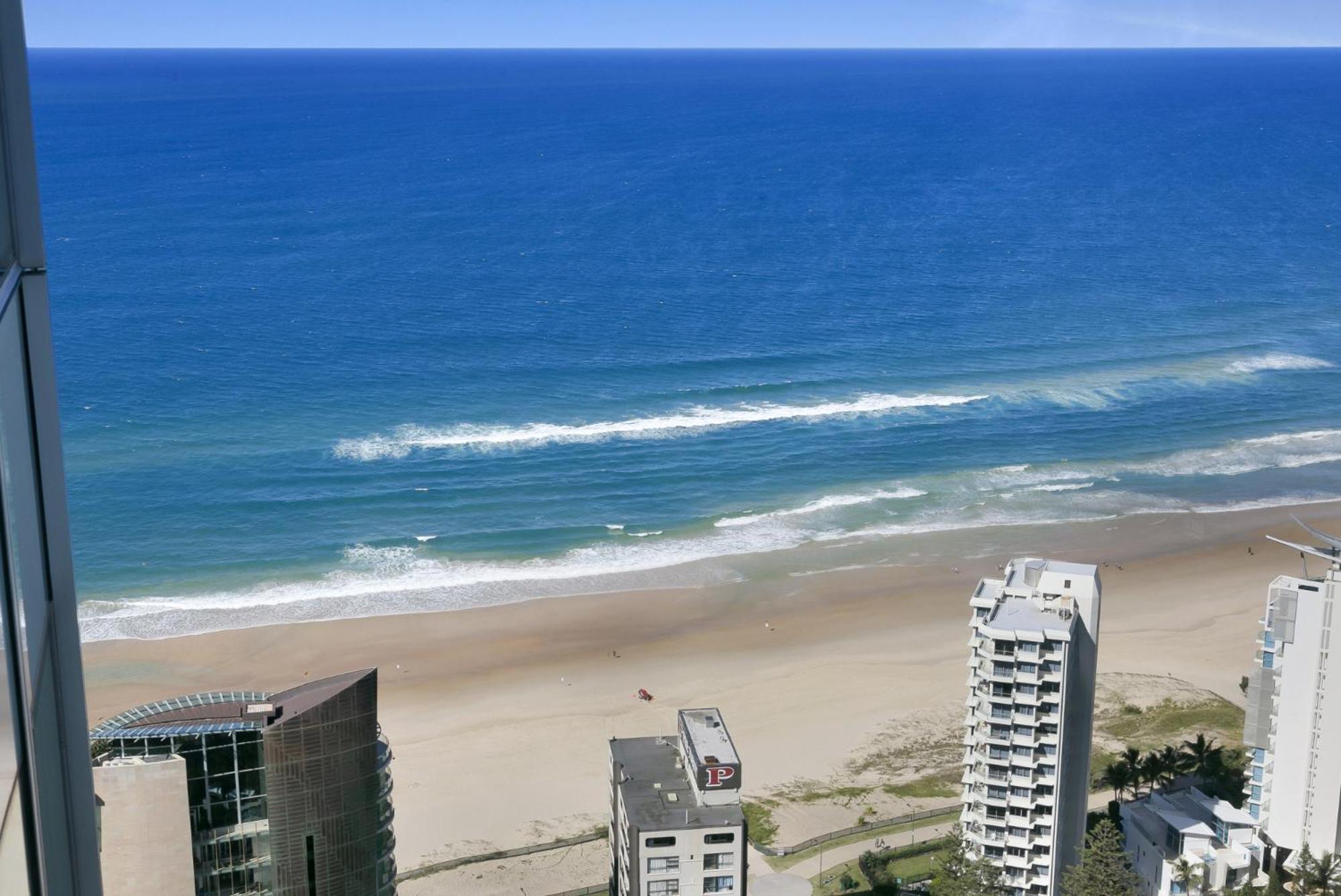 Luxury 3-bed With Pool, Gym & Breathtaking Views Apartment Gold Coast
