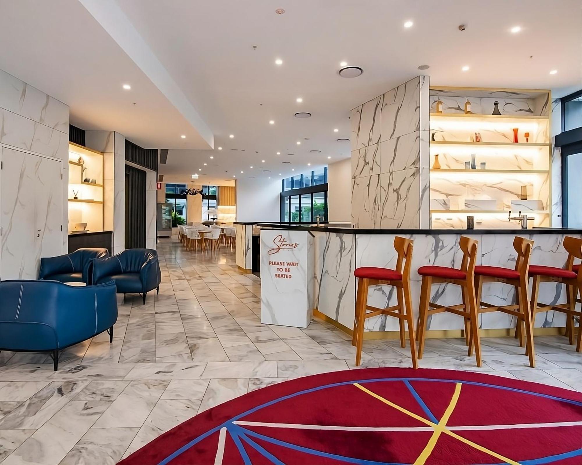 Surfers Paradise 2-bed Near With Pool & Gym * Gold Coast