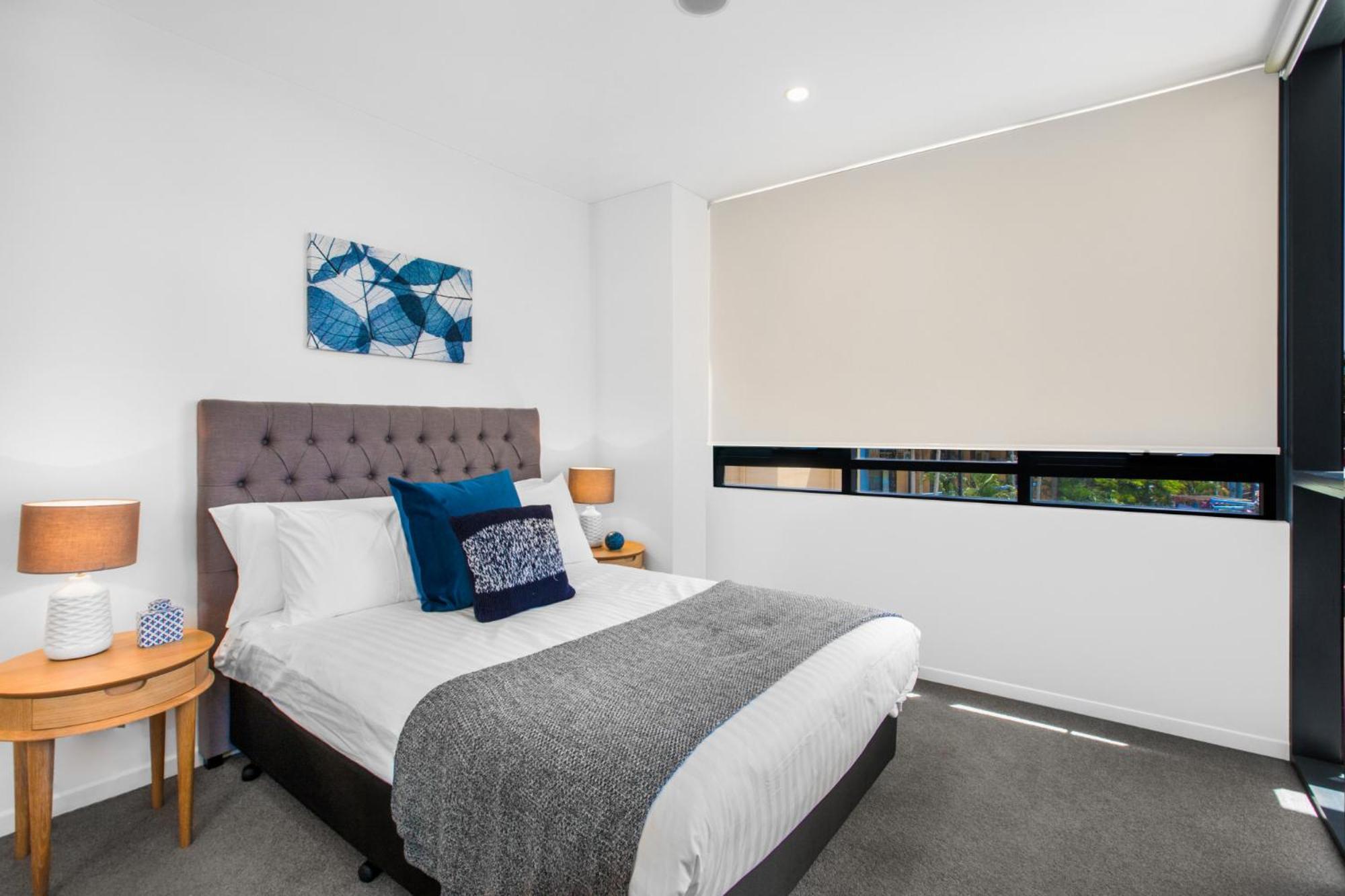 Surfers Paradise 2-bed Near With Pool & Gym * Gold Coast