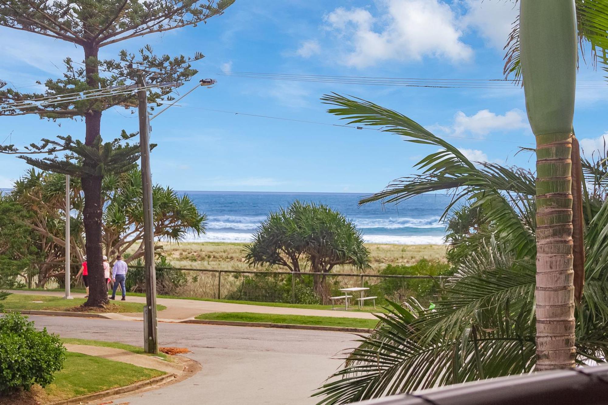 Bilinga Bliss - Luxury Beachfront Apartment *