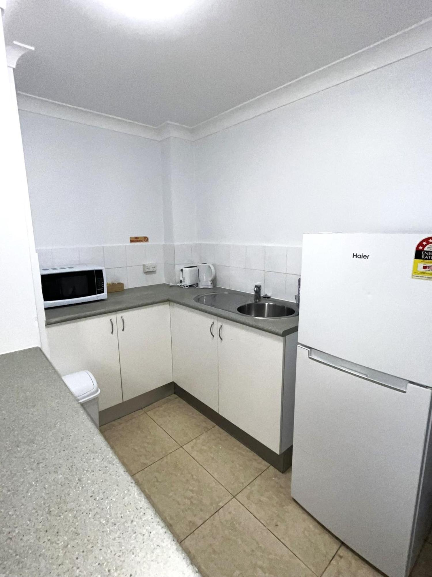 Motel Browns Broadbeach 3*