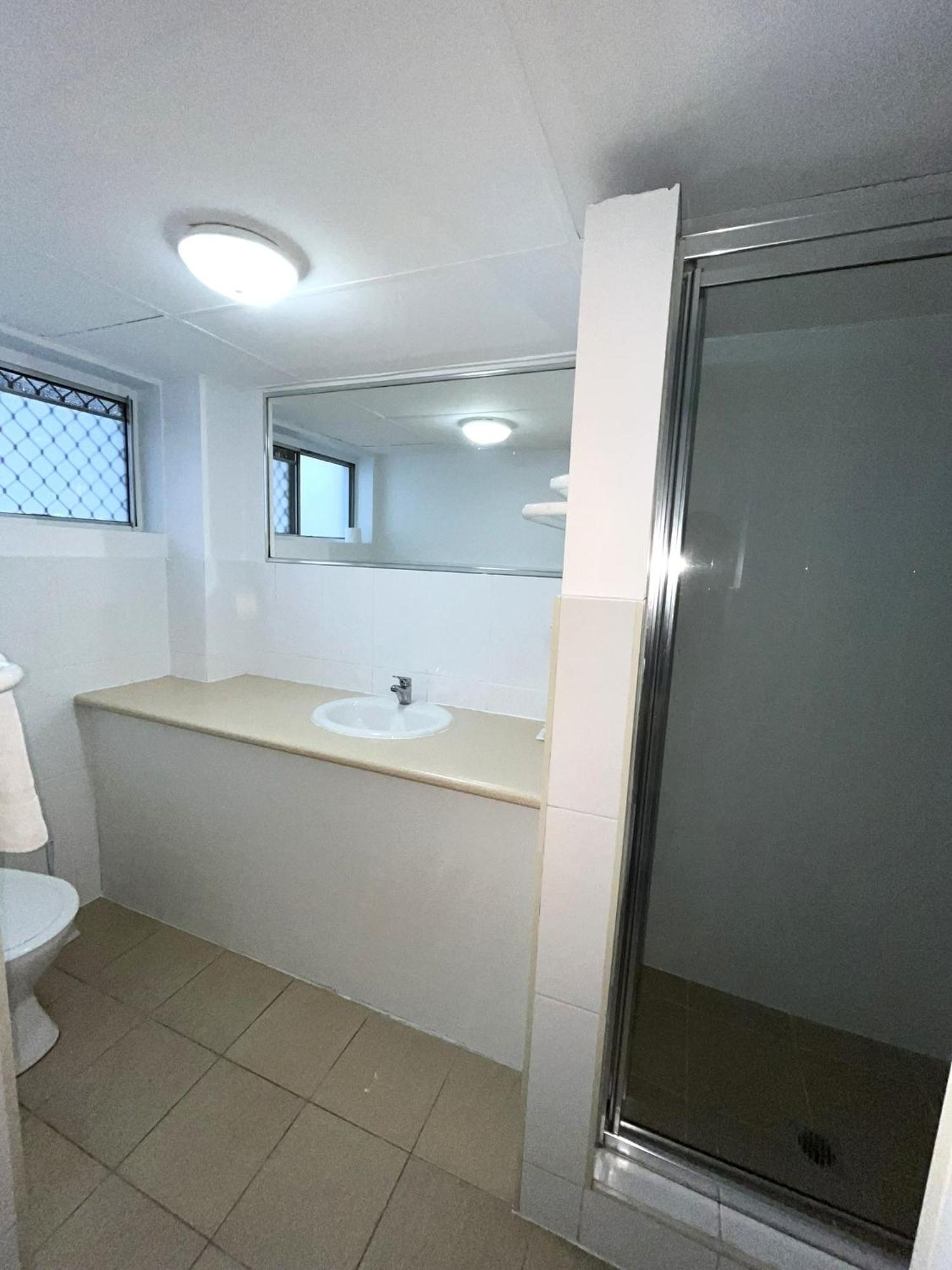 Browns Broadbeach Motel 3*