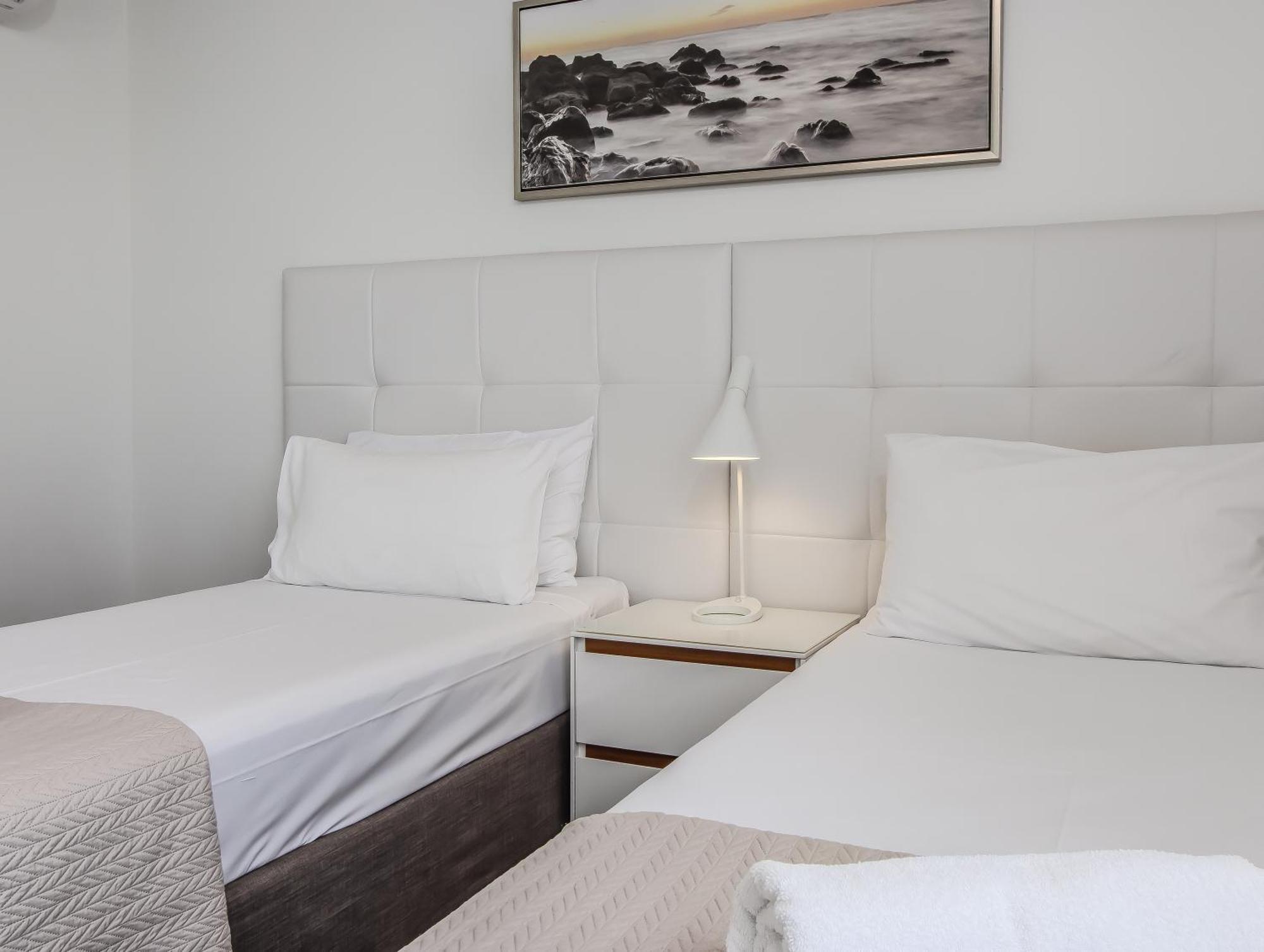 Premium Oceanfront Unit At Rhapsody Surfers Paradise Apartment *