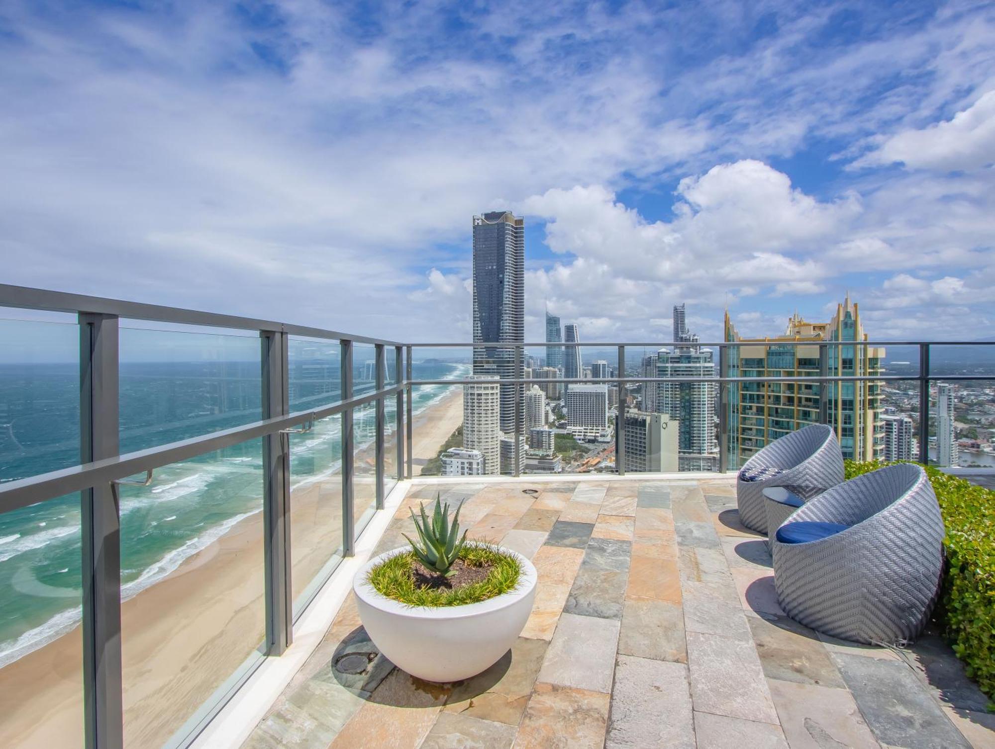 Apartment Premium Oceanfront Unit At Rhapsody Surfers Paradise