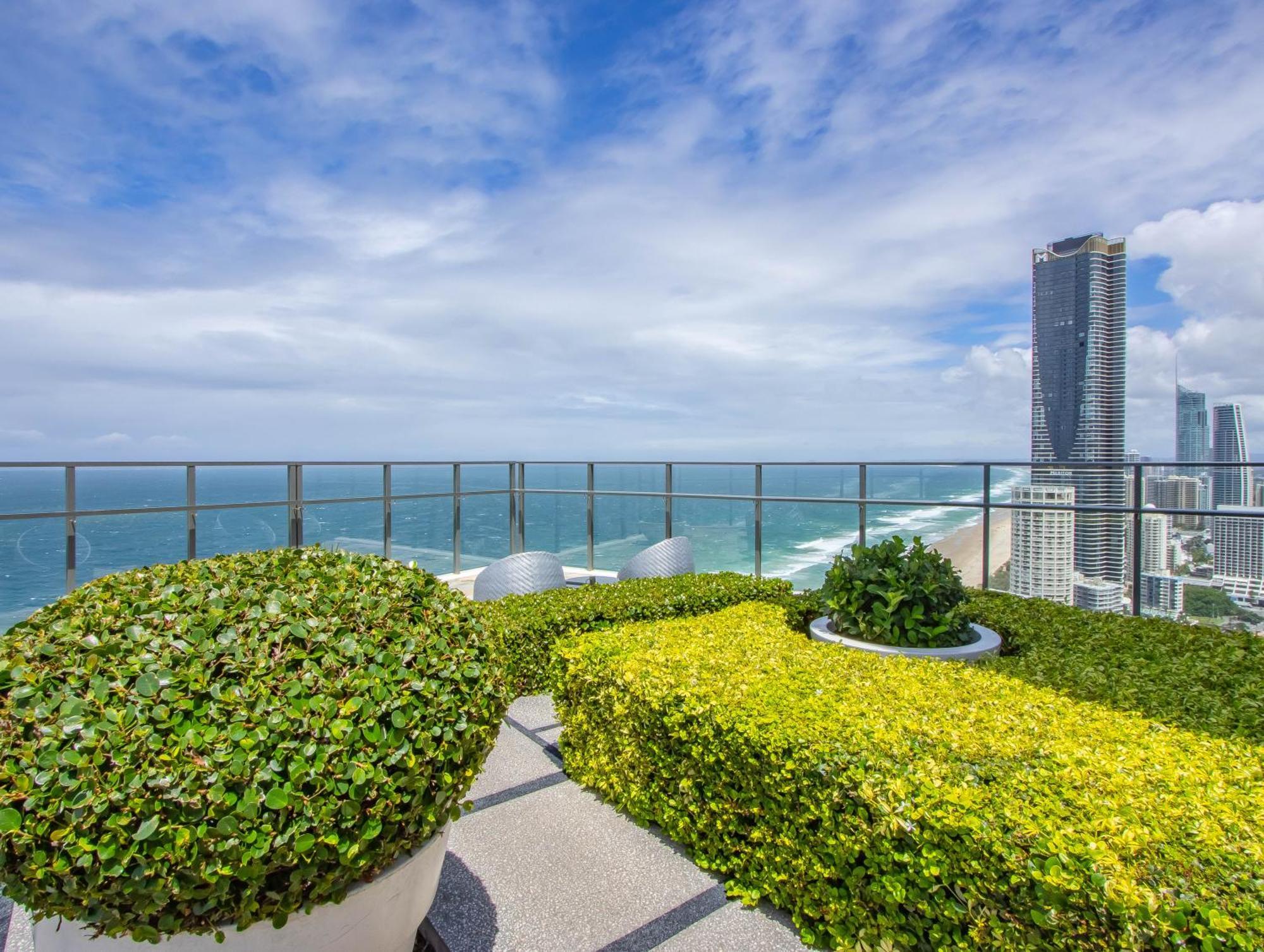 Apartment Premium Oceanfront Unit At Rhapsody Surfers Paradise