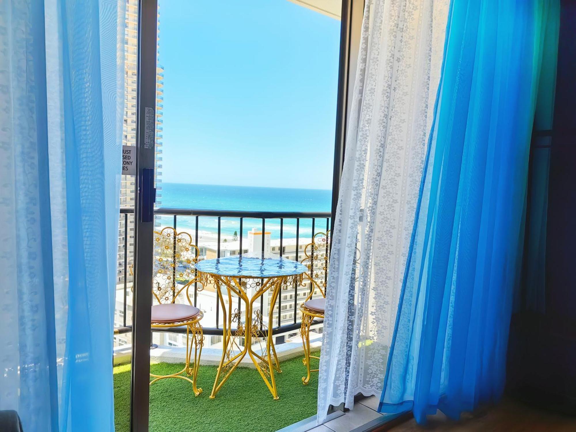 Luxury Escape! Amazing Ocean View Location Get To Everything Apartment Gold Coast