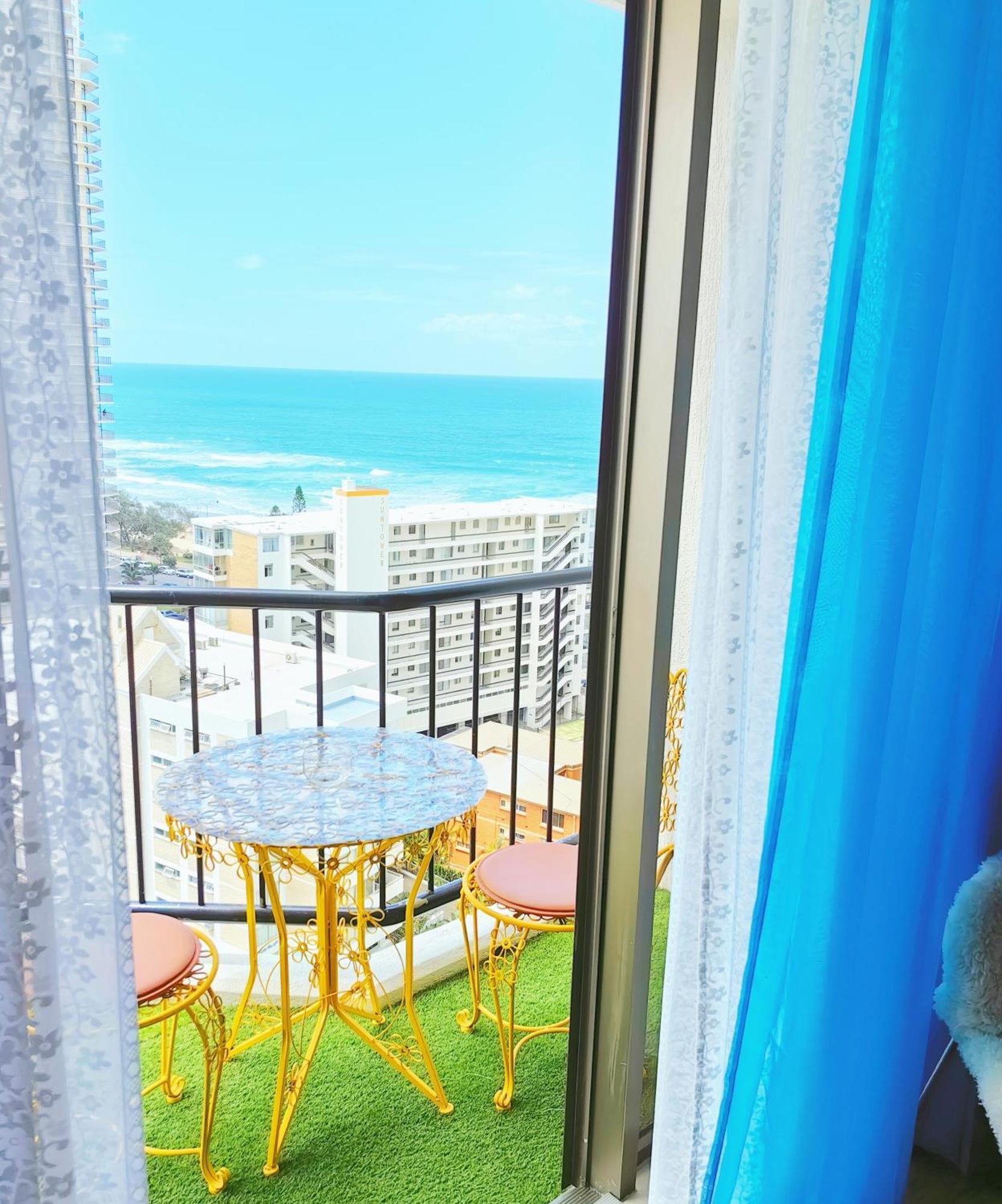 Luxury Escape! Amazing Ocean View Location Get To Everything Apartment Gold Coast