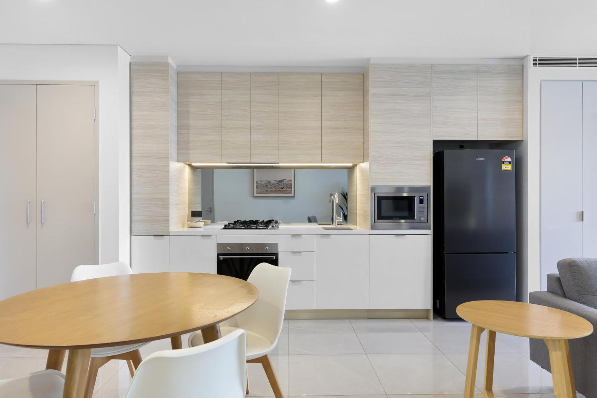 Luxe Oceanfront 1-bed High Rise With Pool & Gym Apartment Gold Coast