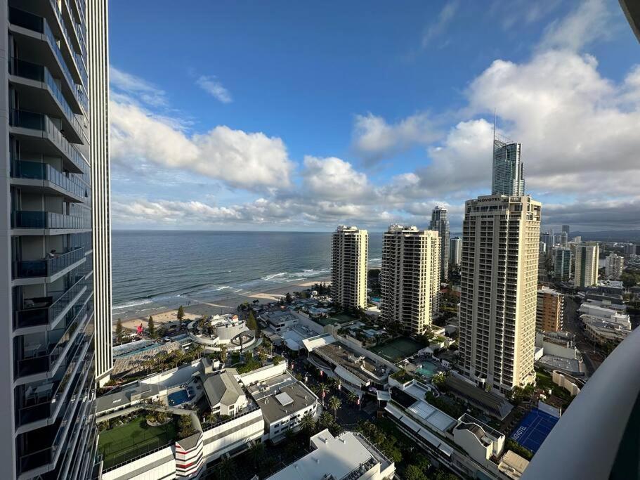Hilton Surfers High Floor Beach Views *