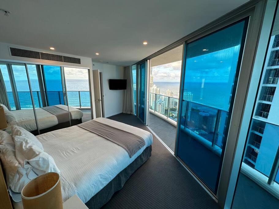 Hilton Surfers High Floor Beach Views