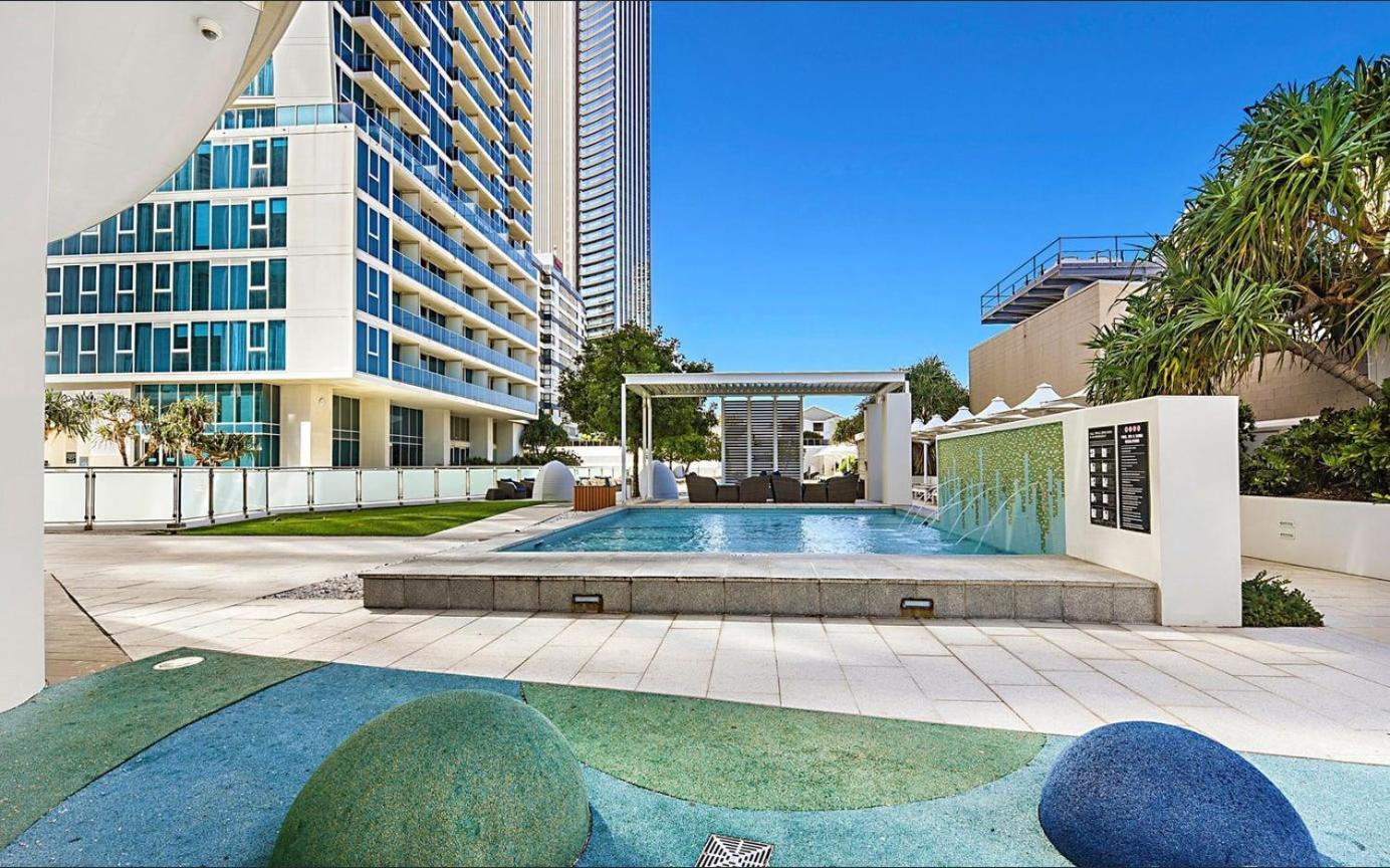 Hilton 2 Bed 2 Bath With Car Park 12704 Apartment