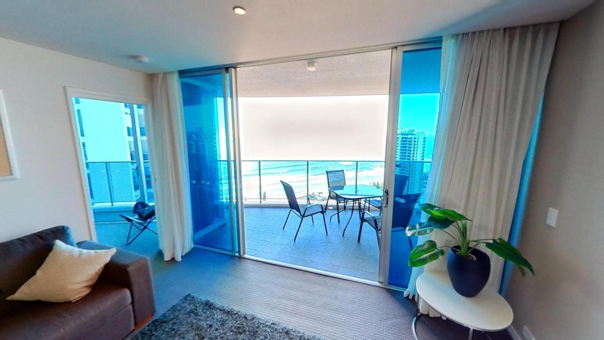 Hilton 2 Bed 2 Bath With Car Park 12704 Apartment