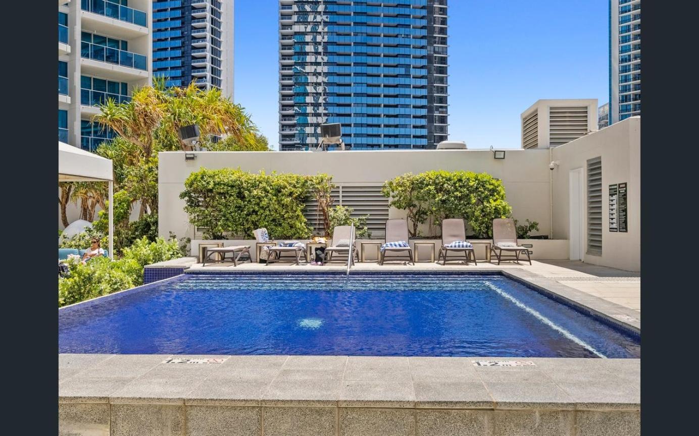 Hilton 2 Bed 2 Bath With Car Park 12704 Apartment