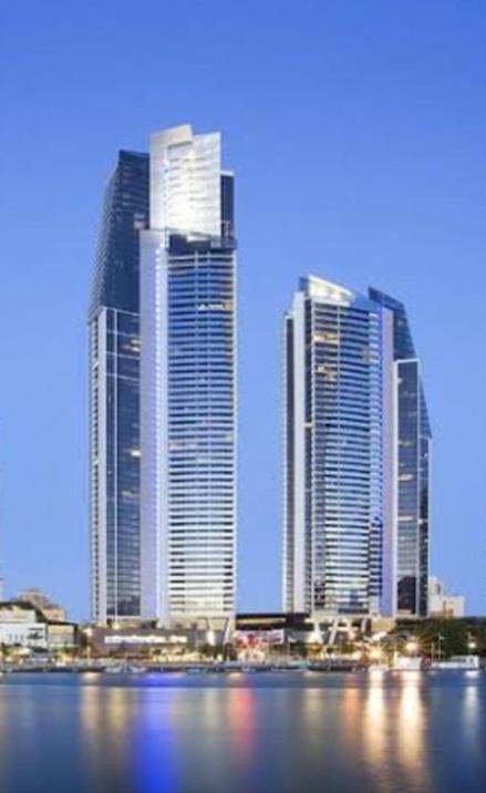 Apartment Circle On Cavill 3 Bedroom 2 Bathroom Ocean And River View Gold Coast
