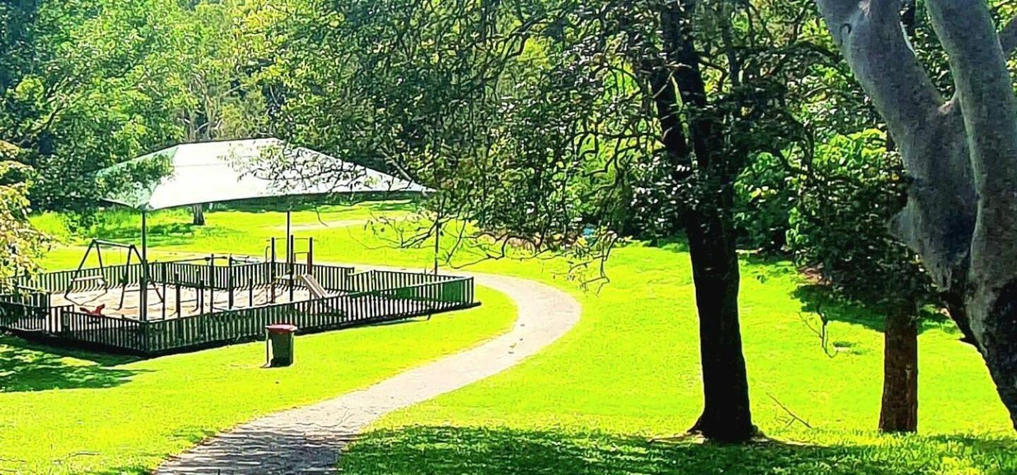 Family Retreat, 1 And Half Kms, Shops, Full Apartment Gold Coast