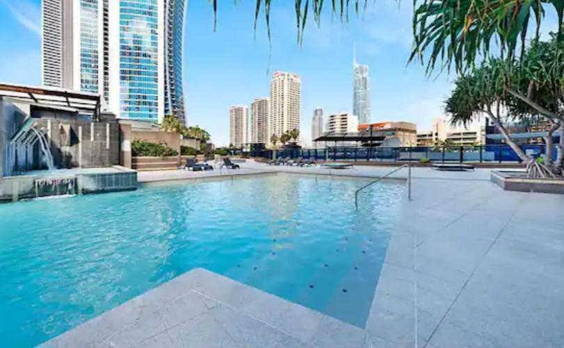 Apartment Circle On Cavill 3 Bedroom 2 Bathroom Ocean And River View Gold Coast