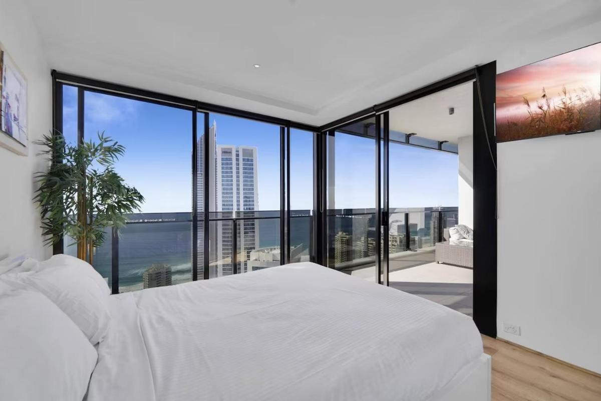 Level 47 Sky High 2br Ocean View