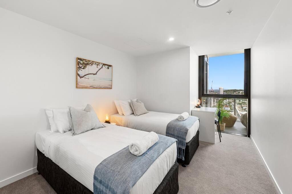 Breathtaking Penthouse Paradise Ocean Views Pool Apartment Gold Coast